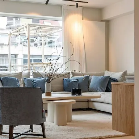 Lush 3bed/3bath Penthouse W Deck Appartamento *