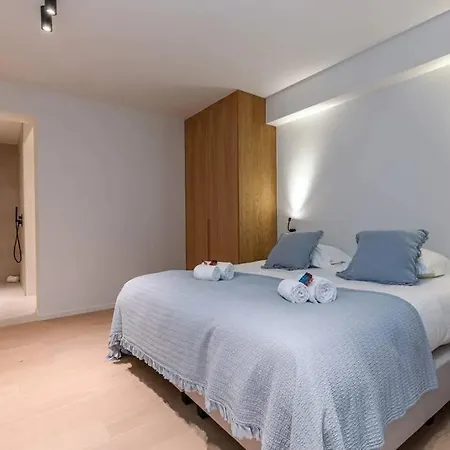 Lush 3bed/3bath Penthouse W Deck Appartamento *